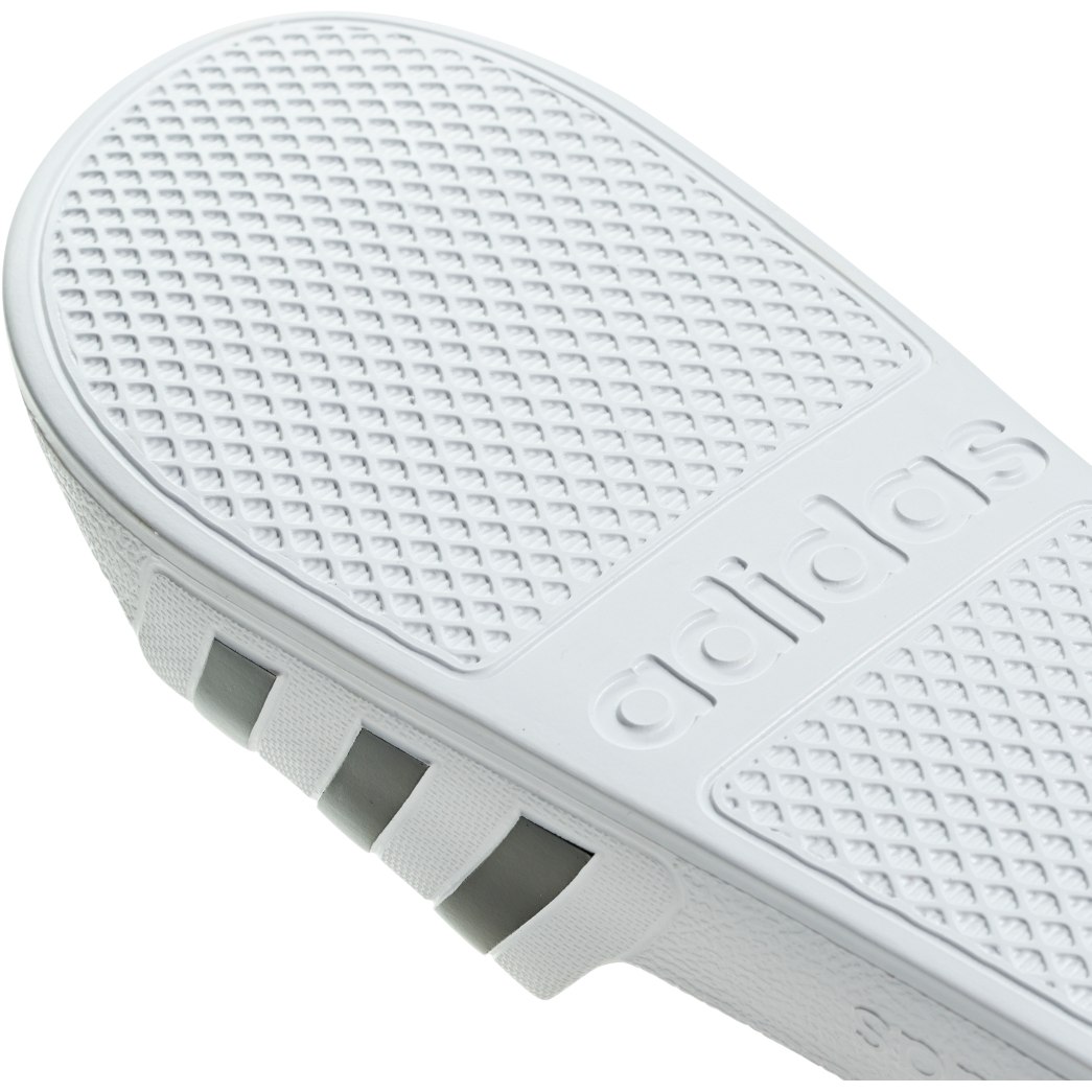 ADILETTE AQUA