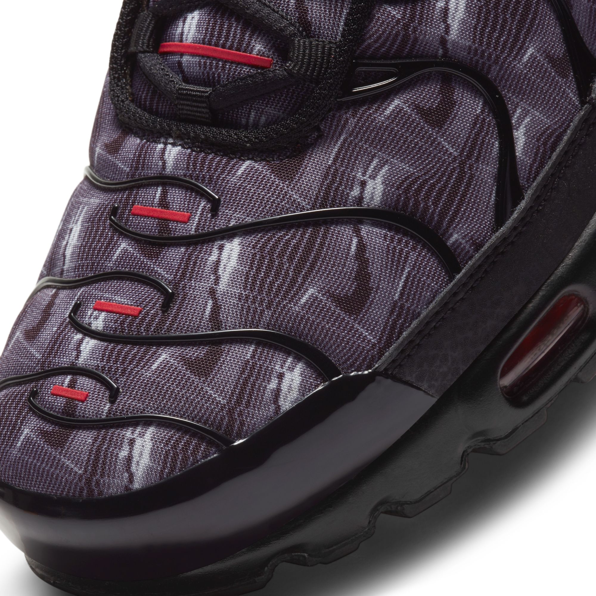 NIKE AIR MAX PLUS