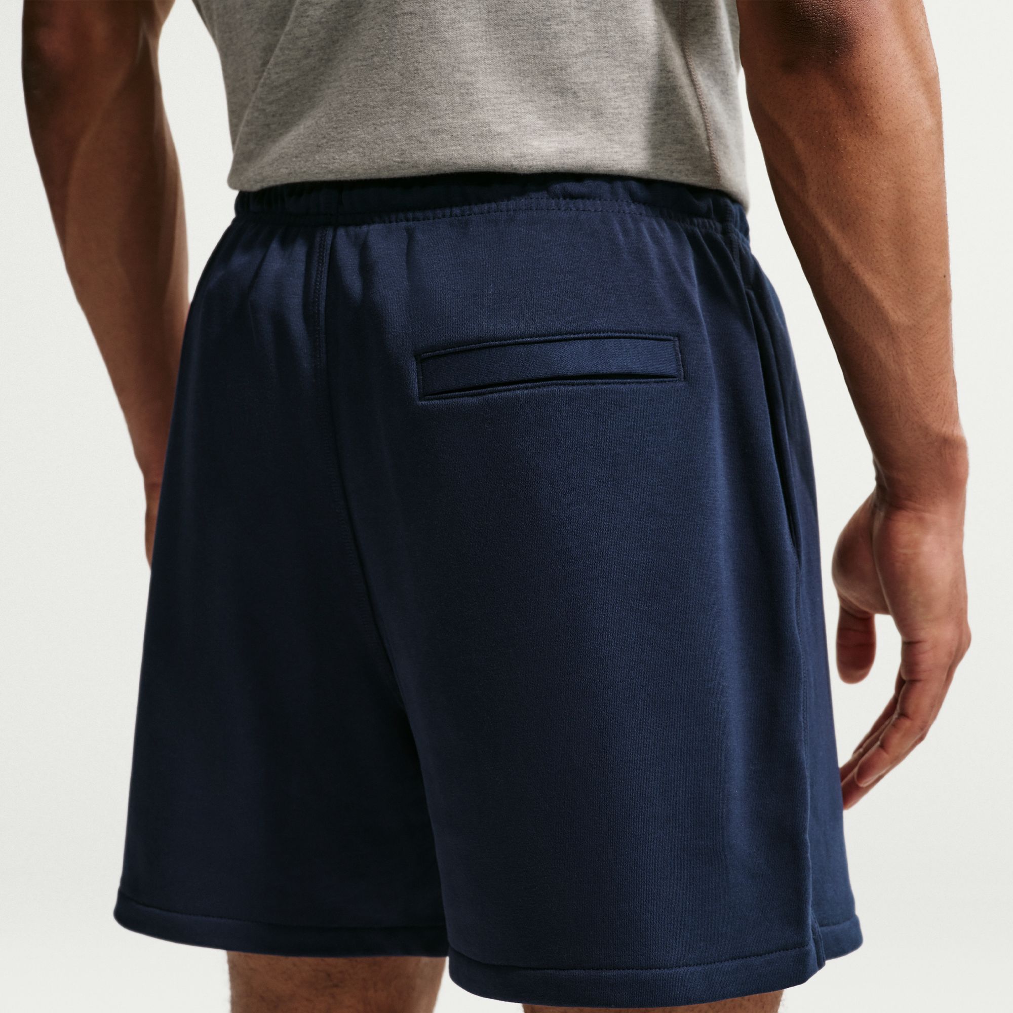 M NK CLUB FLOW FT SHORT
