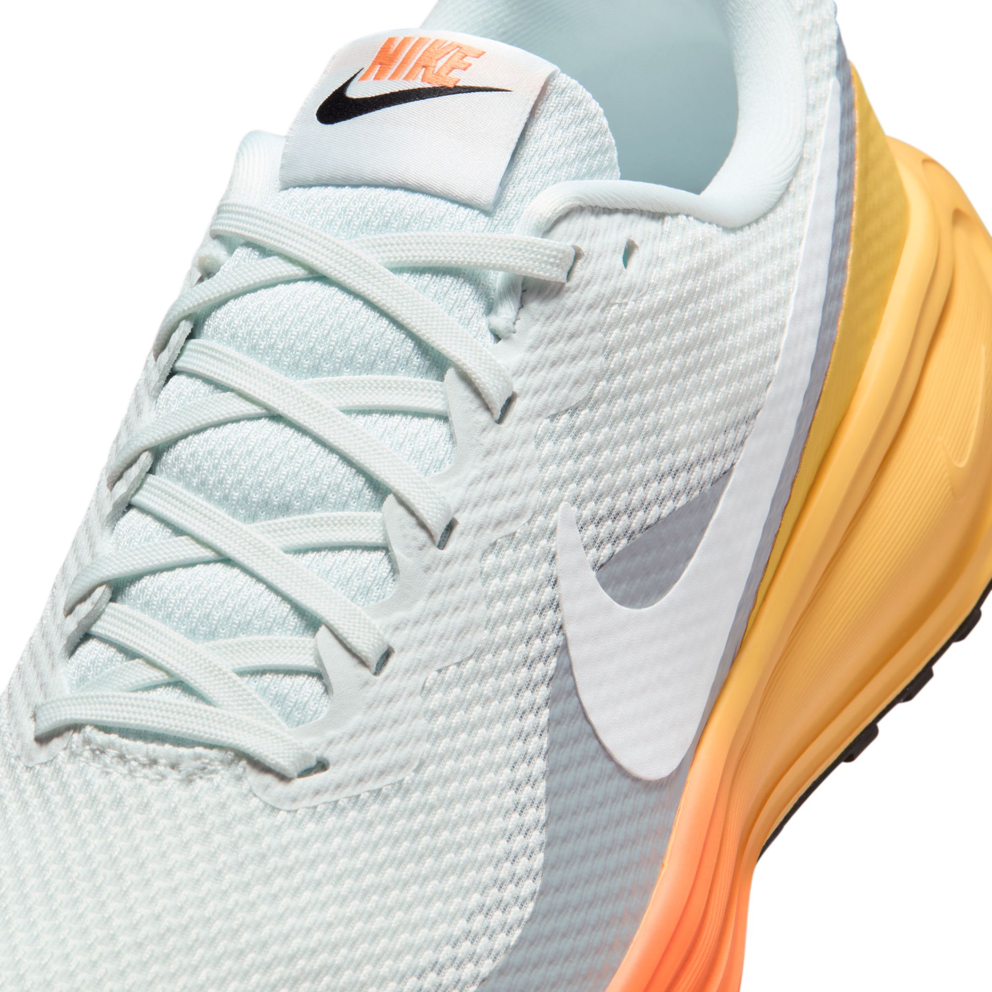 NIKE REVOLUTION 8
