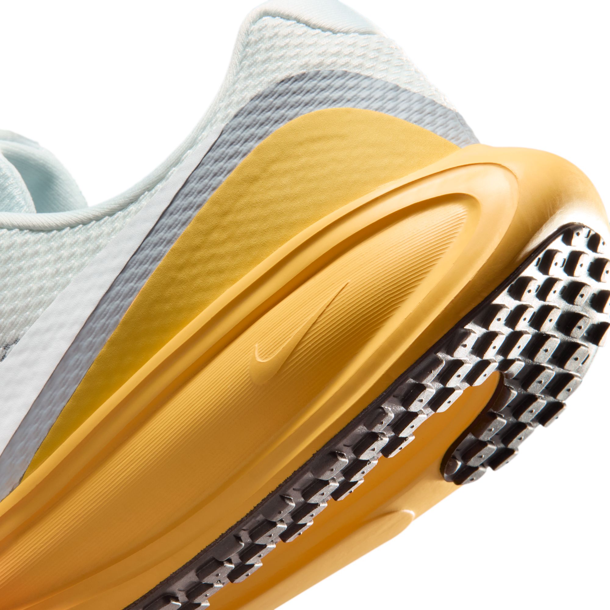 NIKE REVOLUTION 8