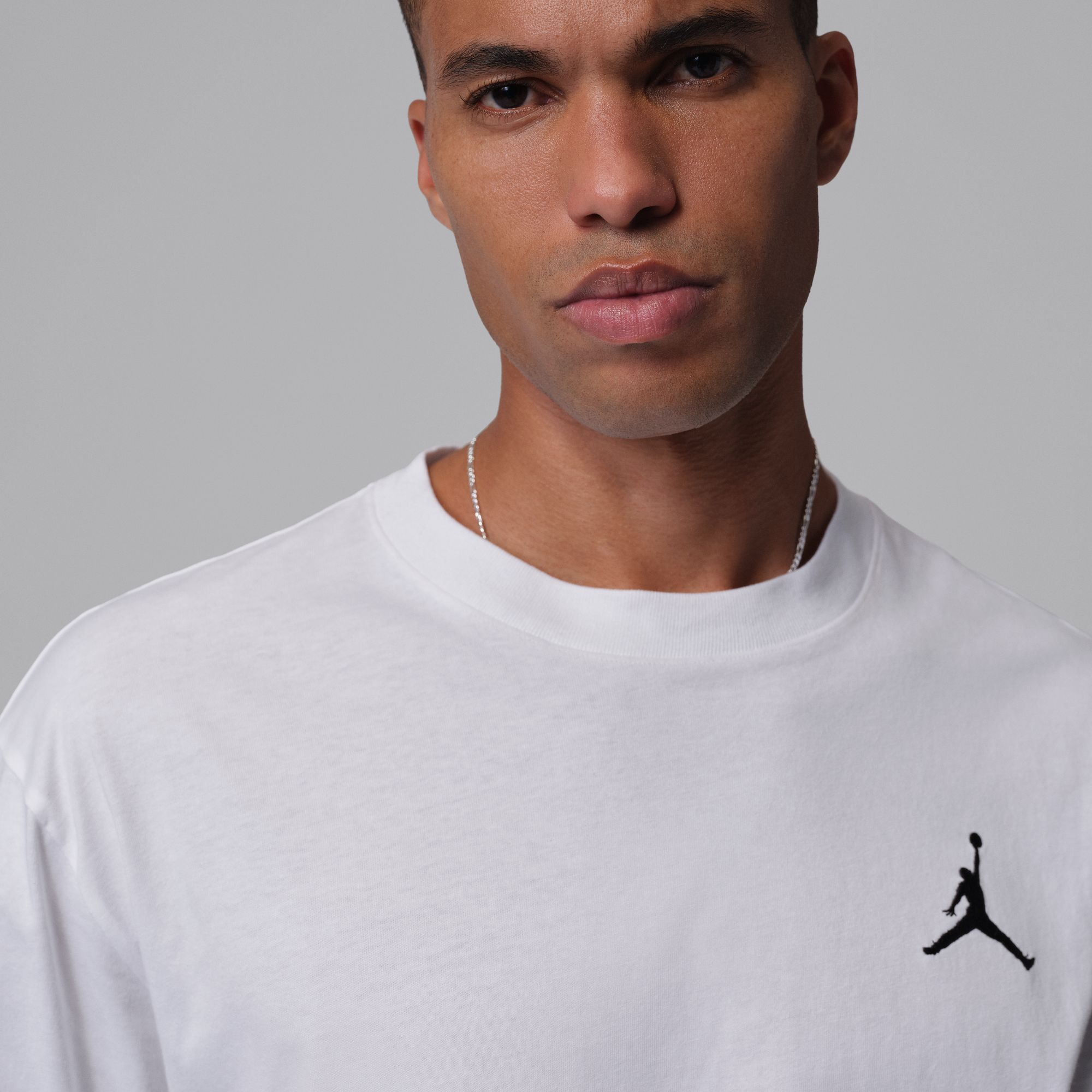 M J JUMPMAN EMB SS CREW