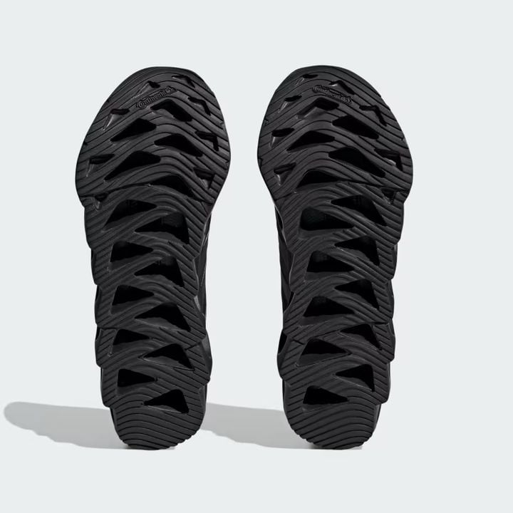 ADIDAS SWITCH FWD M CBLACK/CBLACK/CARBON