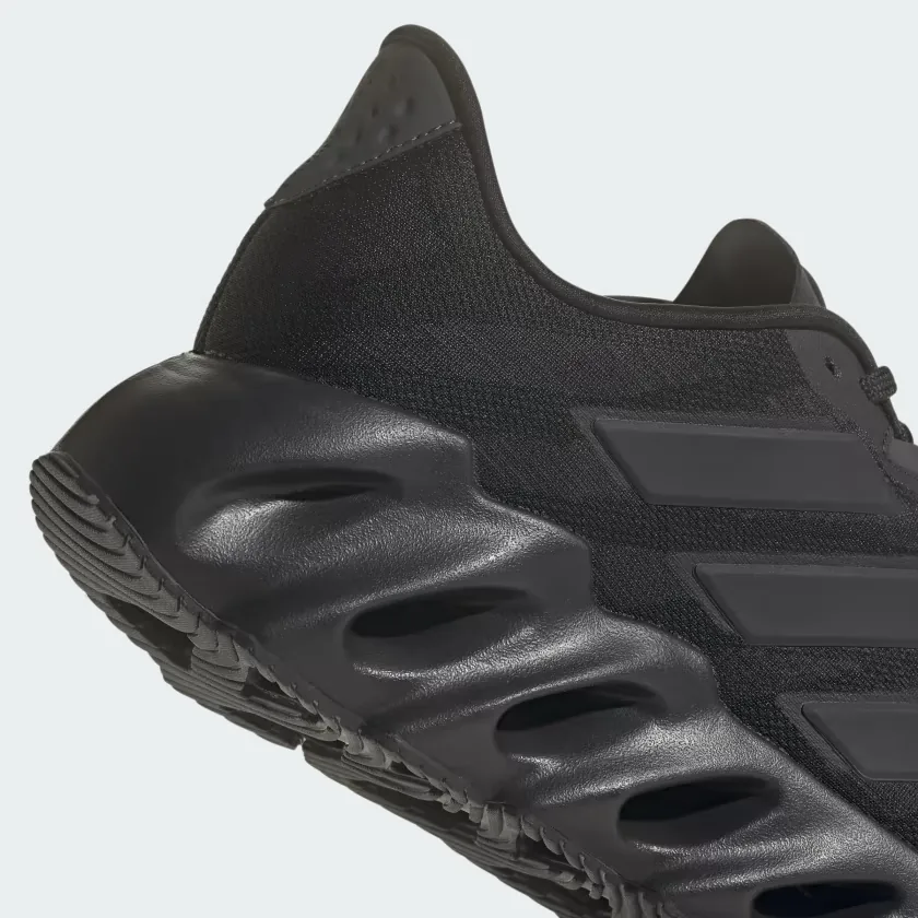 ADIDAS SWITCH FWD M CBLACK/CBLACK/CARBON