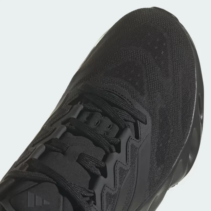 ADIDAS SWITCH FWD M CBLACK/CBLACK/CARBON